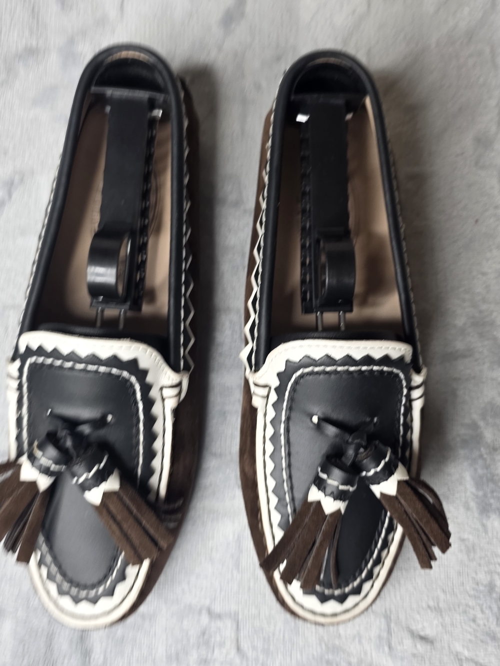 Tod's Brown Suede Loafers with Black Trim And Tassels. Womens Sz 36 ( US 6 ) - Picture 3 of 8